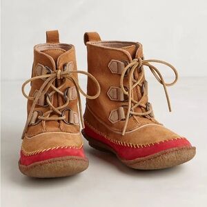 Stylish Tan and Red Women's Boots